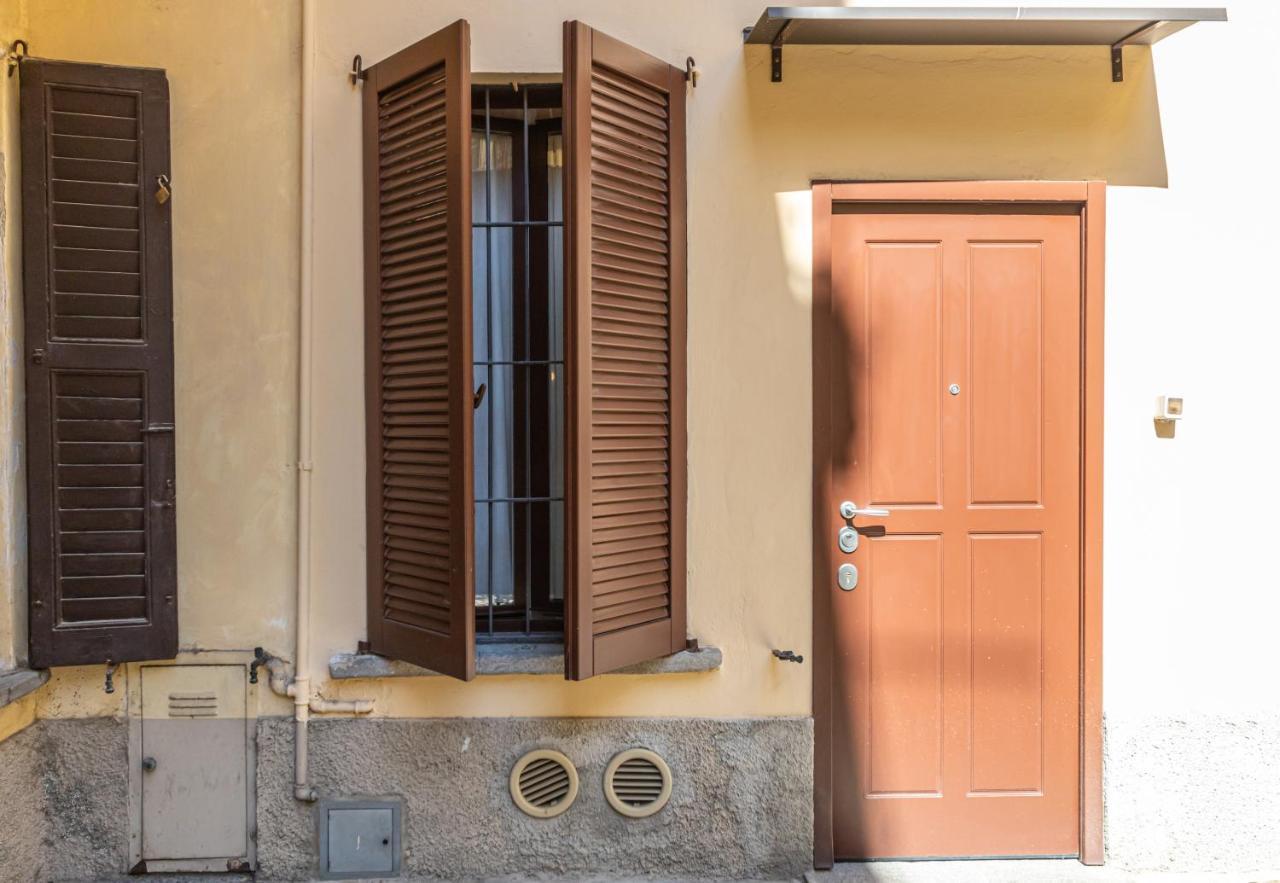 Xenia Apartments - Accogliente Pied-A-Terre Sui Navigli Milan Luaran gambar