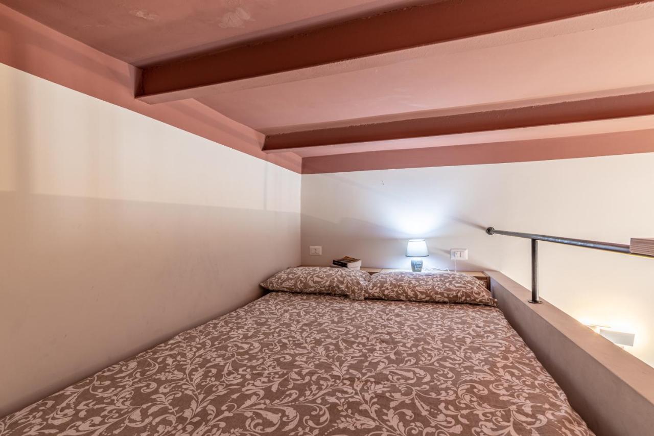 Xenia Apartments - Accogliente Pied-A-Terre Sui Navigli Milan Luaran gambar